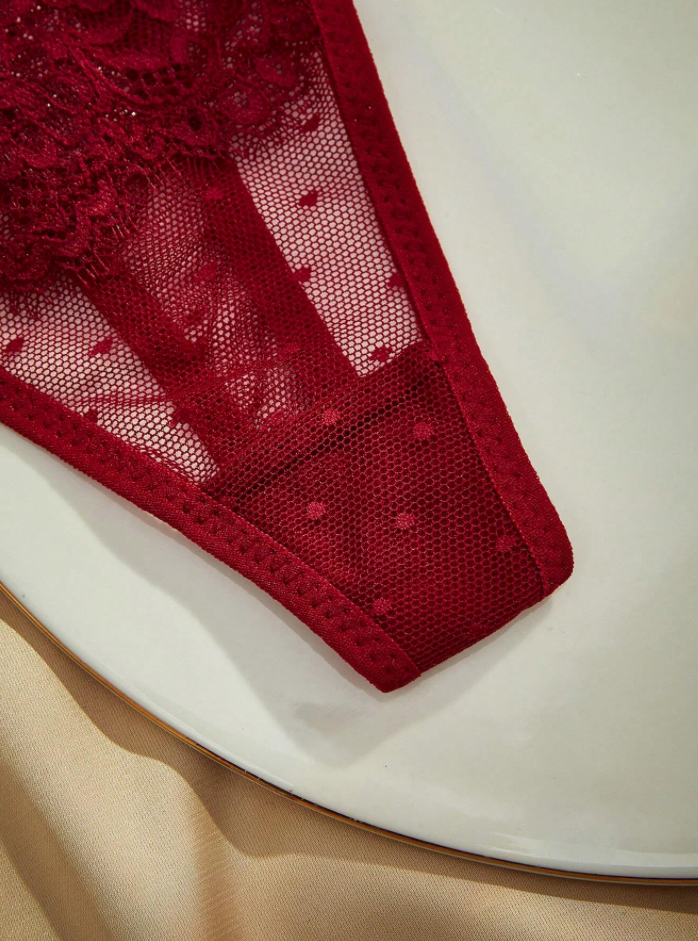Delicate Lace Curve - Thong