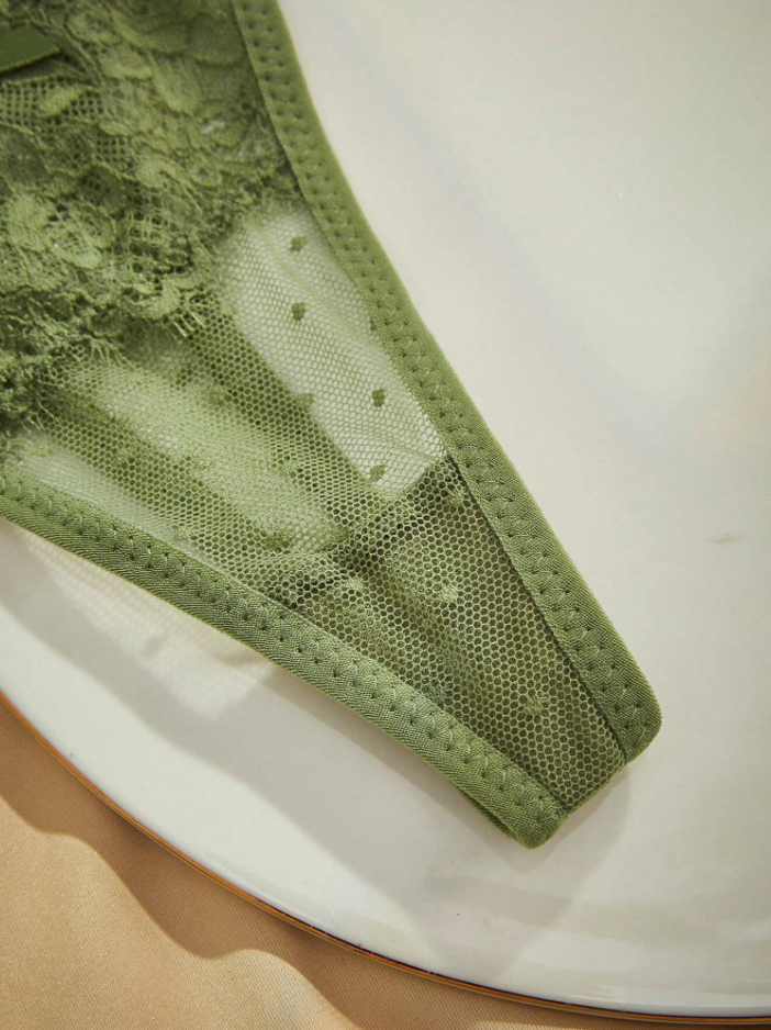 Delicate Lace Curve - Thong